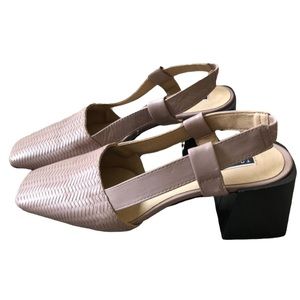 TOPSHOP Leather Clogs - Pale Pink